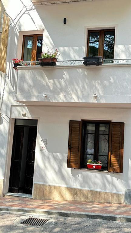 Casa Del Corso Hotel Dorgali Ngoại thất bức ảnh